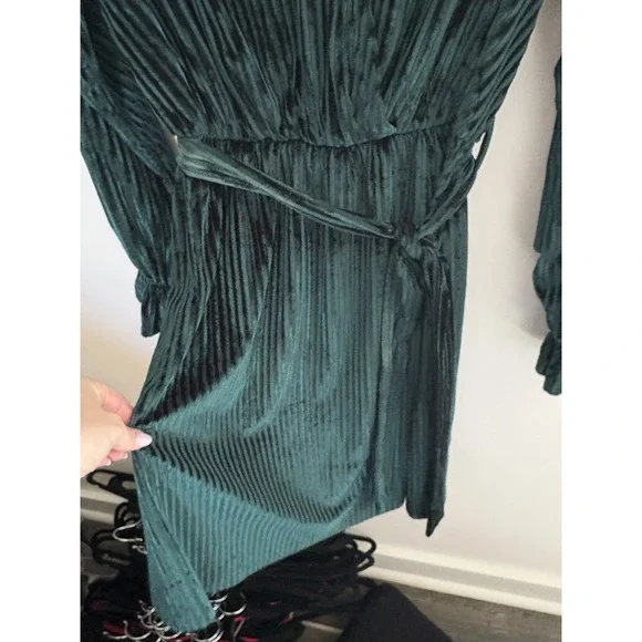 Hotouch Emerald Green Pleated Velvet Wrap Mini Dress Long Sleeve Holiday Party S - Picture 4 of 6
